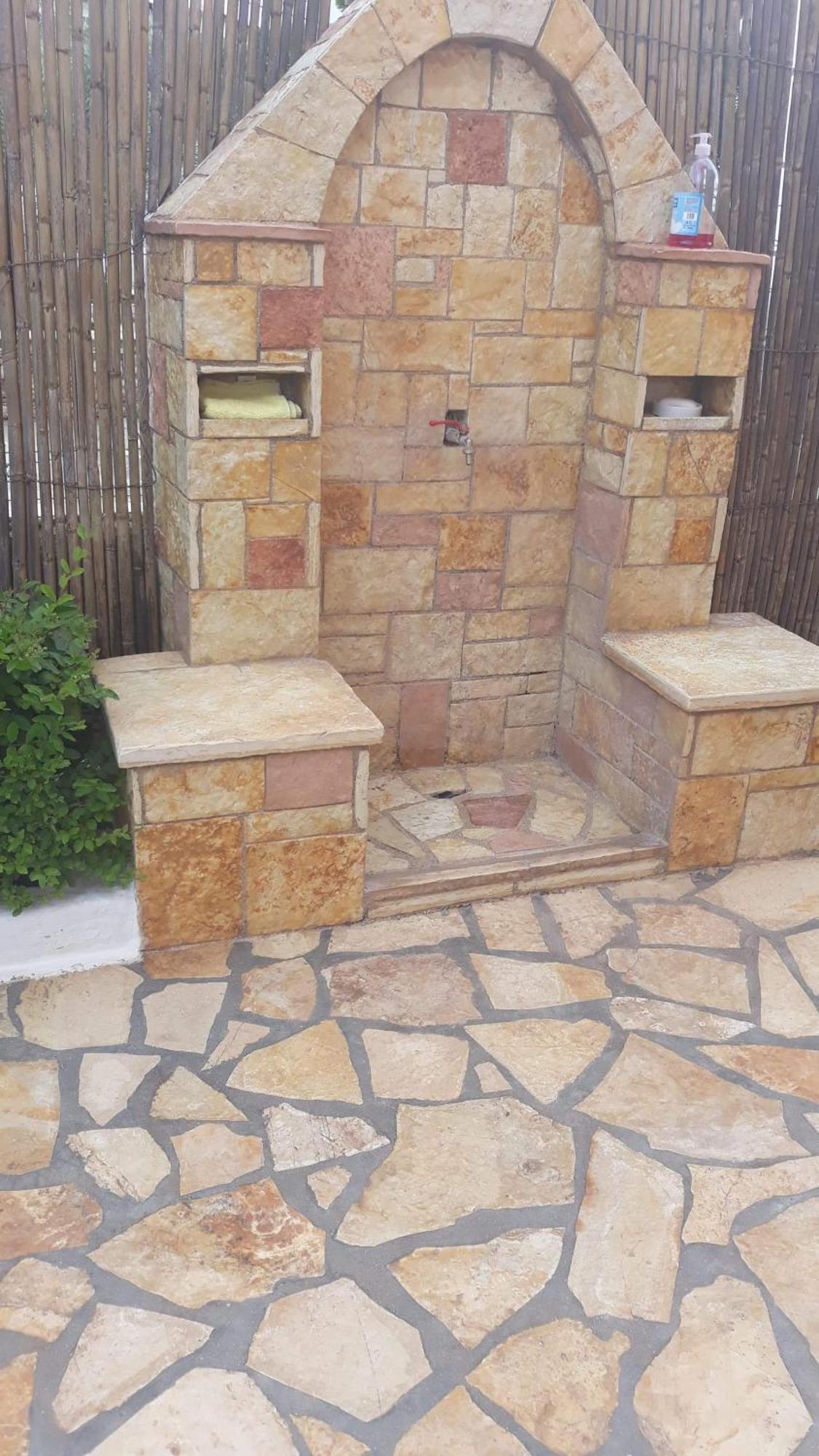 Vila Shuka Sarande Luaran gambar