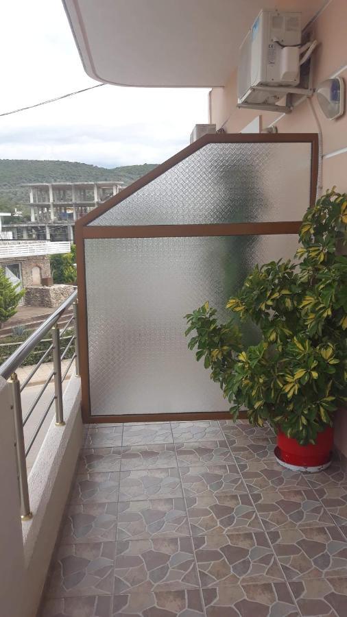 Vila Shuka Sarande Luaran gambar